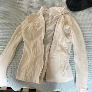 Lululemon jacket size 4 but fits like a 2 or a 0